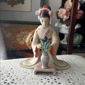 Maiden of the Perfect Blossom by Tokutaro Tamai crafted in Japan / Franklin Mint